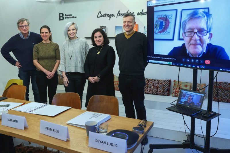 Porota soutěže Kaplicky Internship 2022 - zleva: Zdeněk Lukeš, Regina Loukotová, Petra Ross, Taba Rasti, Michal Kohout, Deyan Sudjic