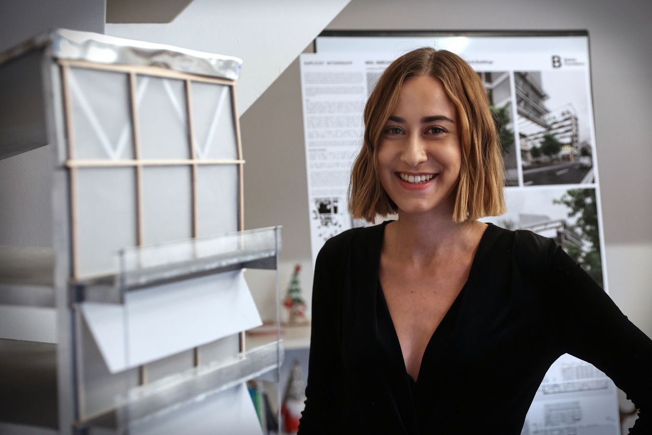 During the celebratory evening, the announcement of the Master Theses Competition of architects, landscape architects and urban planners organized by the Czech Chamber of Architects will take place, followed by the Kaplicky Internship of the Bakala Foundation. The 2024 Kaplicky Internship was awarded to Justýna Kaislerová, who spent her paid internship at the renowned Studio Libeskind in New York City.