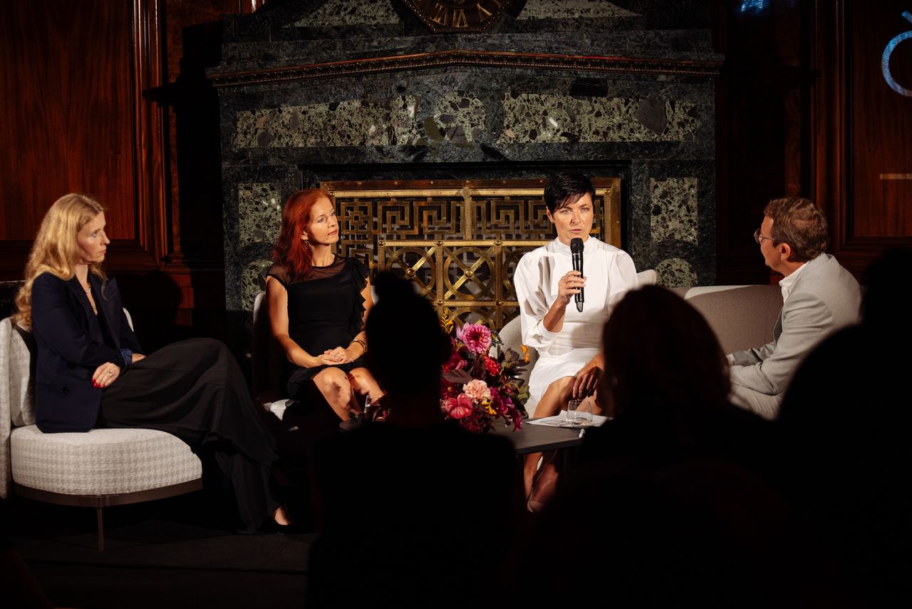 From left Michaela Horáčková, Nora Fridrichová and Chief State Prosecutor Lenka Bradáčová. © Hospodářské noviny - Lukáš Bíba